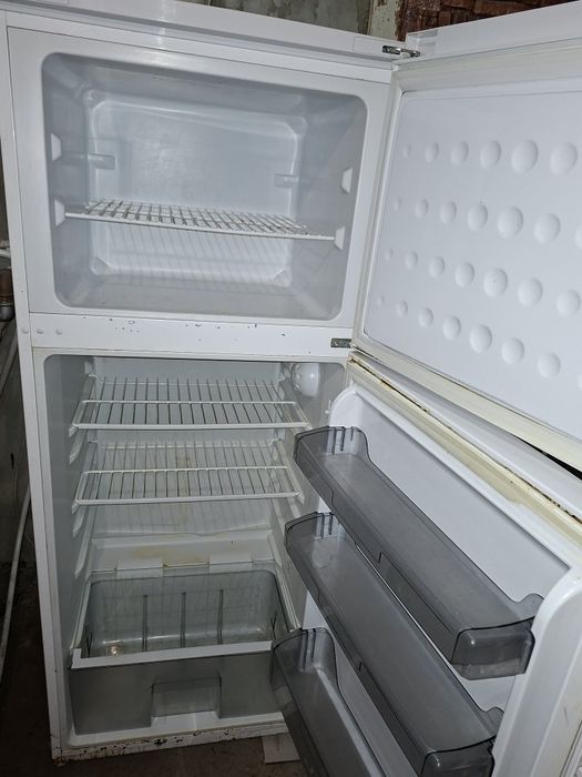 Vând frigider in stare buna