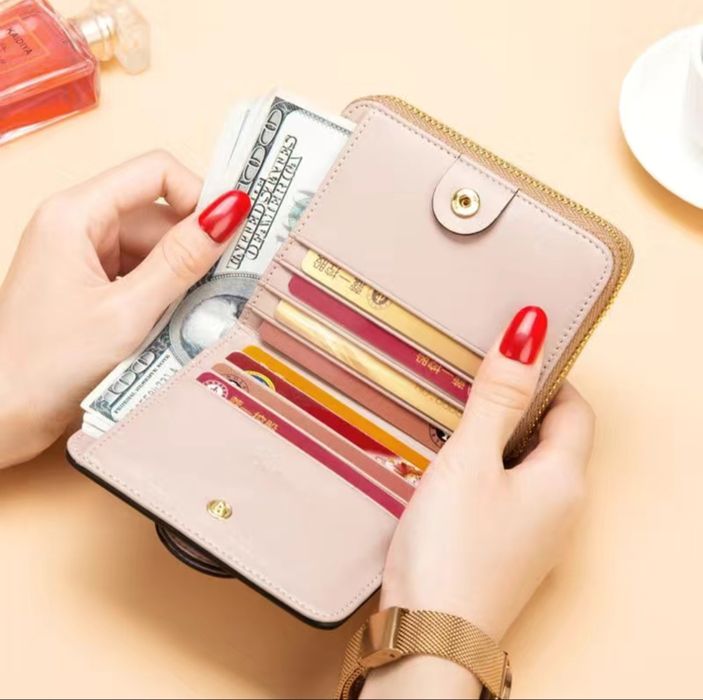 В наличии кошелёк