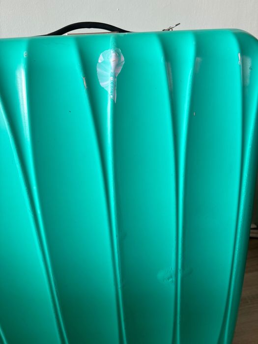 Олекотен твърд голям куфар Hot tuna