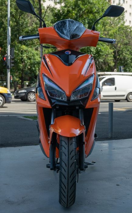 Vând  scuter Daytona REVO 50