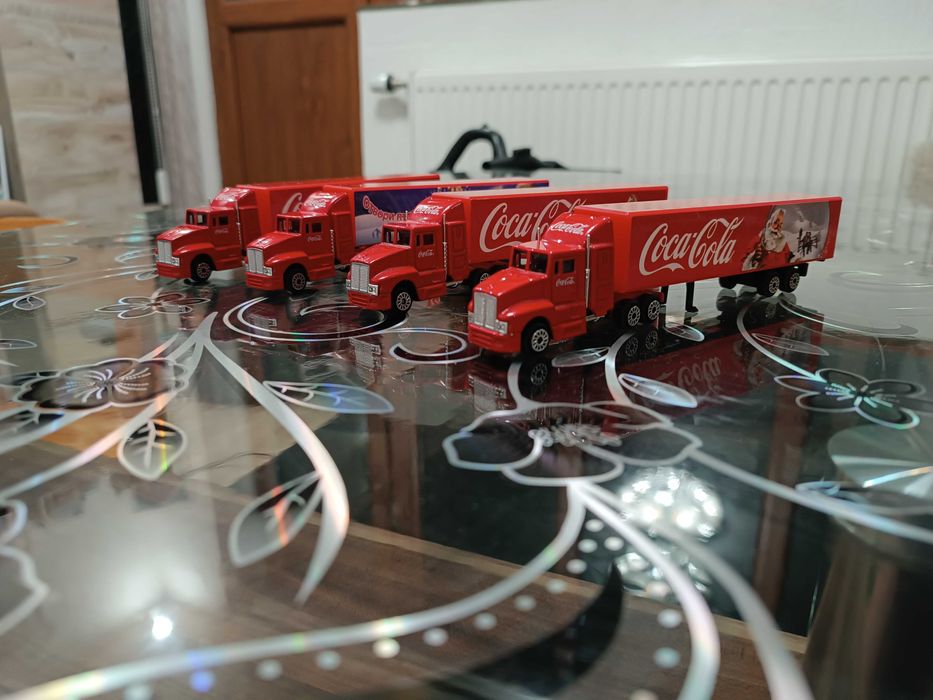 Коледни камиончета на кока кола