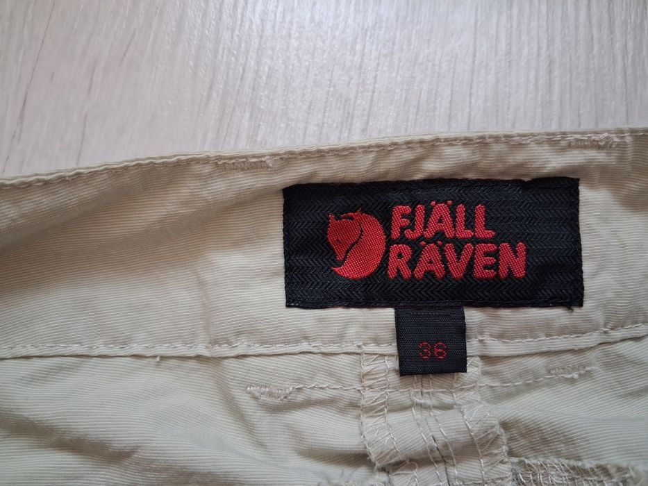 Vând Doua perechi Pantalonii FIJALLRAVEN  Mărimea 36 subțiri de Vara