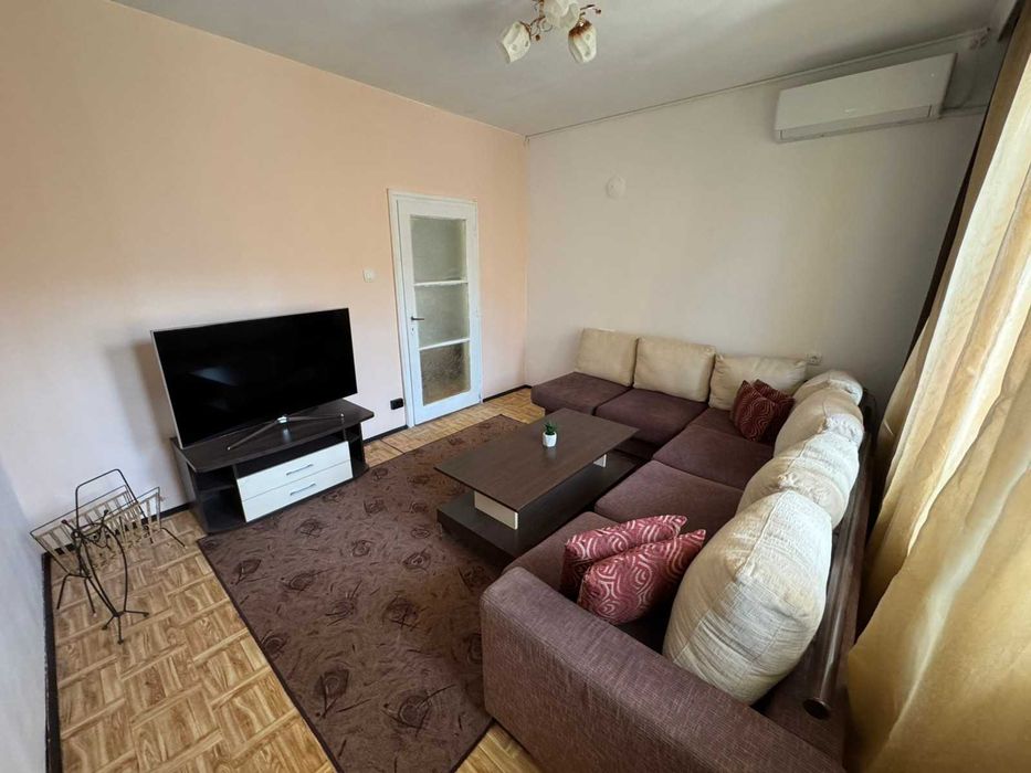 Дава се под наем Тристаен апартамент в Бургас, Възраждане - 78 кв.м за 535.5 € - Снимка #1