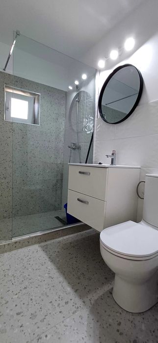 PROPRIETAR Închiriez apartament cu 2 camere  60mp