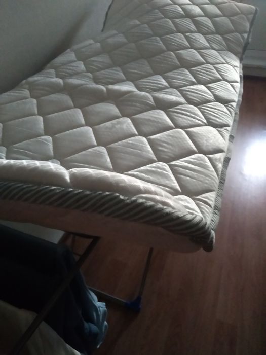 Продам новый тонкий матрас