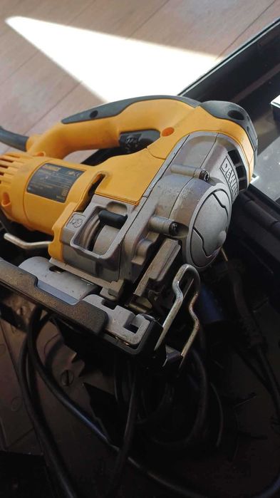 RESIGILAT - Fierastrau pendular Dewalt DW331K