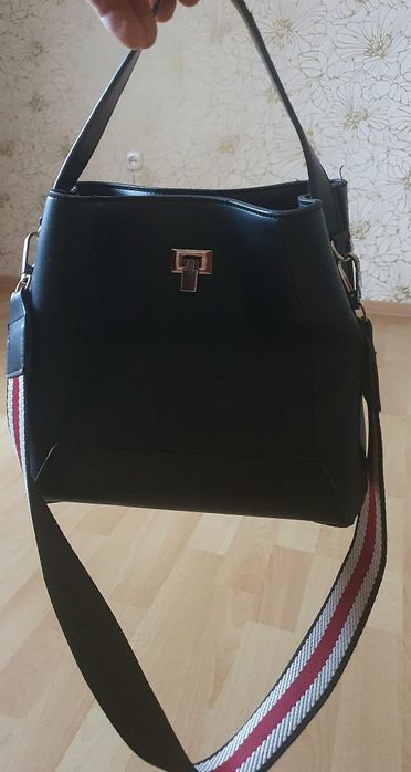 Продам сумки смотрите фото