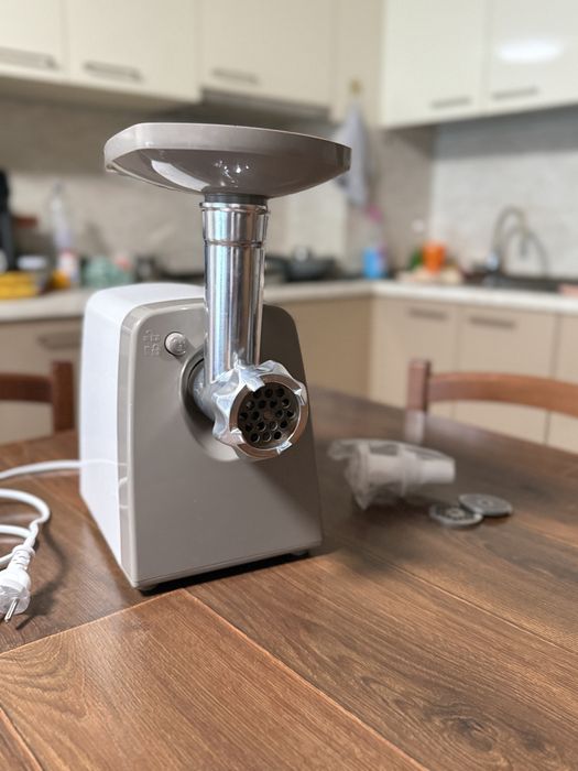 Месомелачка електрическа Delimano