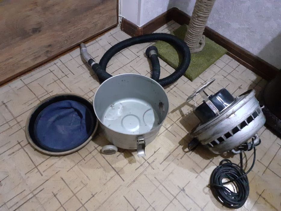 Пылесос "Урал" советский