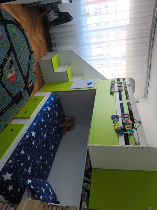 Vând pat supraetajat in stare foarte buna