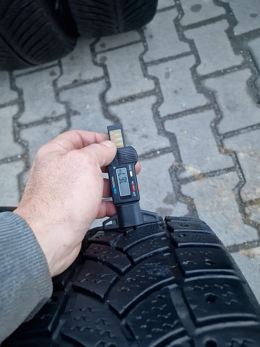 215 65 16 vredestein