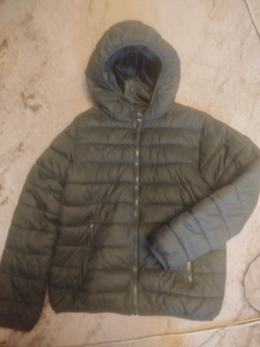 Продам куртку на мальчика