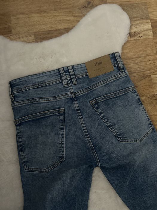 Маркови дънки за младеж