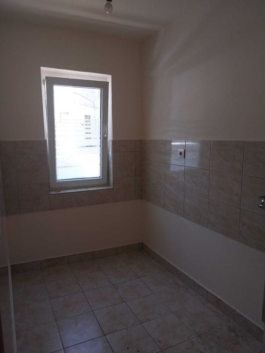 Vand apartament Centrul orasului Huedin este la partier se poate folosi ca spatiu comercial birou salon de infrumusetare etc