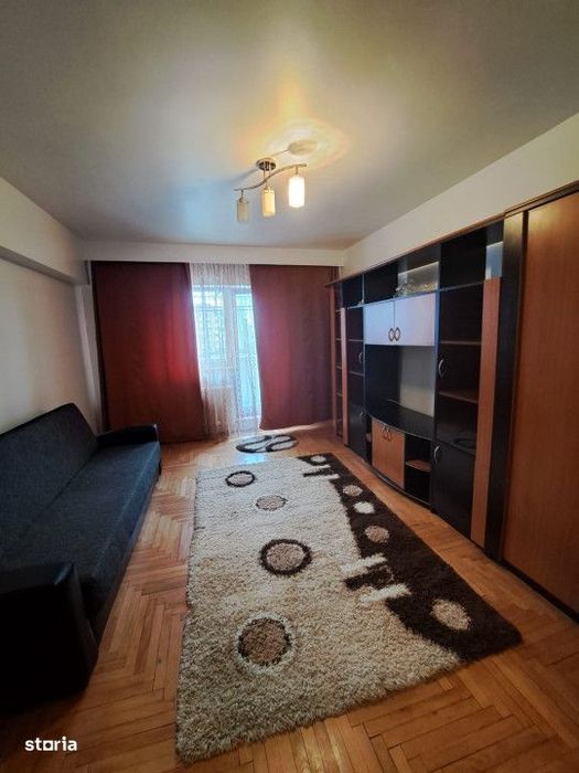 Vanzare- Apartament cu 3 camere, decomandat, etajul 6 cu lift