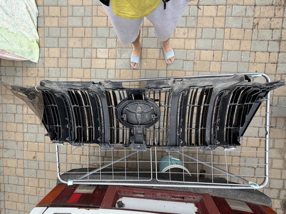 Продам решетку прадо 150 рестайл