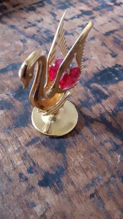 метален декоративен лебед CRYSTOCRAFT антикварен Swarovski кристали