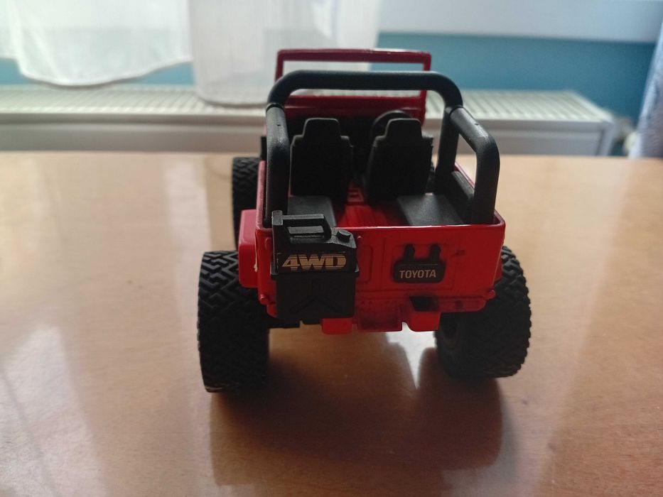 machete metal Japonia Toyota Land Cruiser FJ40 tomica yonezawa diapet