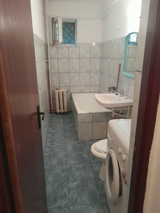 Închiriez garsoniera situata in cartierul Nord