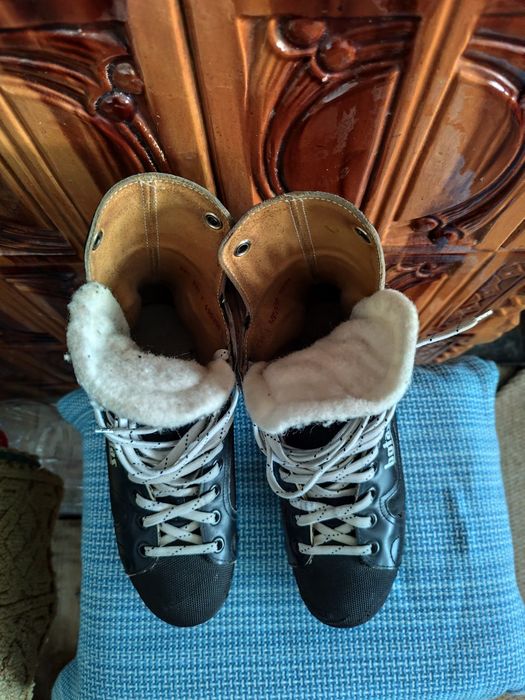 Vând echipament de ski+patine de hochei originale