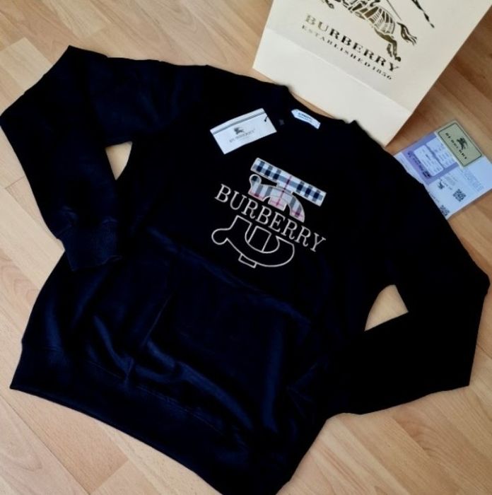 Bluza Burbbery negru intens,logo brodat, diverse nuante