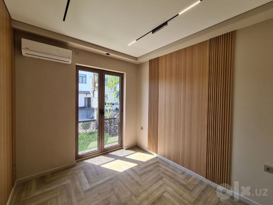 4.7 сотки, Циолковского , 5 комнат, дом