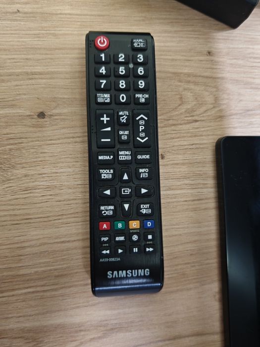 SAMSUNG 24" като нов