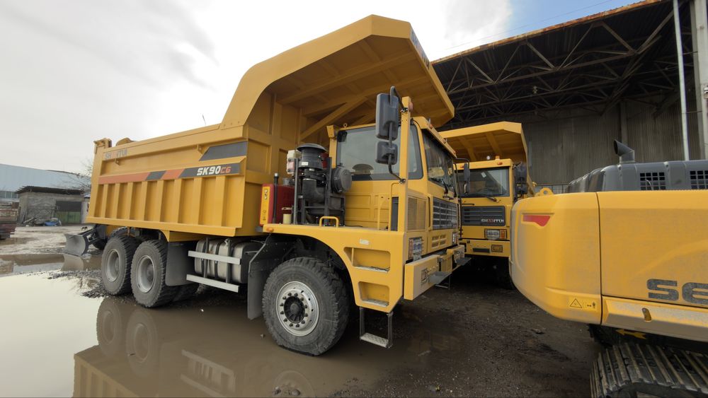 Карьерный самосвал 90Т