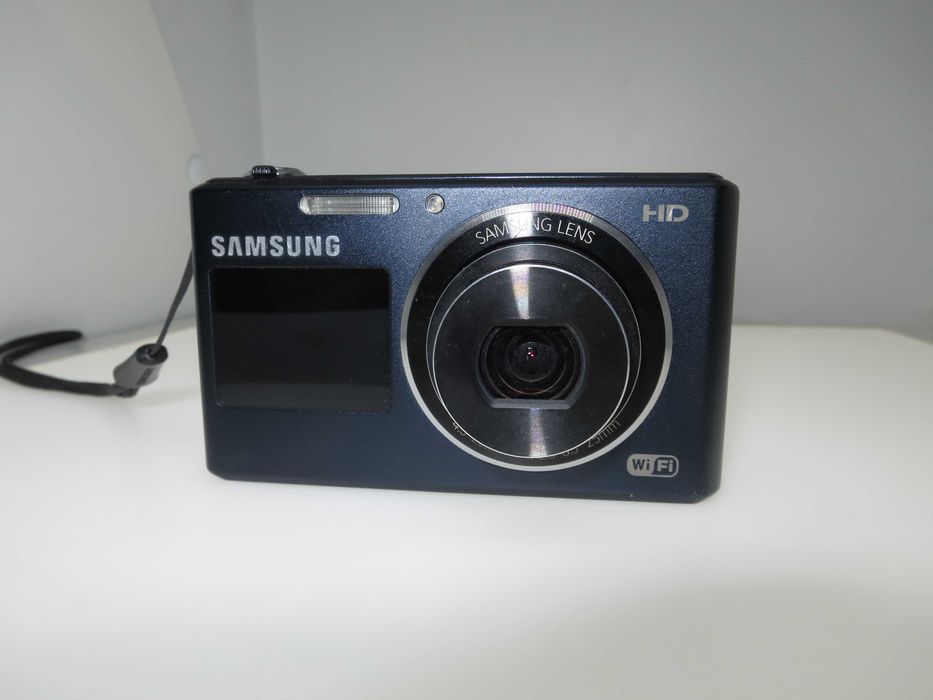 Samsung DV150F компактен фотоапарат цифрова камера със селфи екран