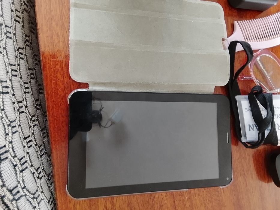 Vând tabletă VONINO
