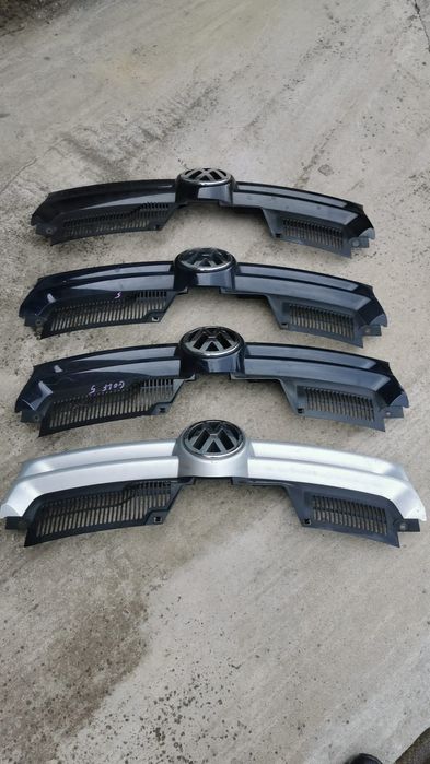 Grila centrala fata Vw Golf 5