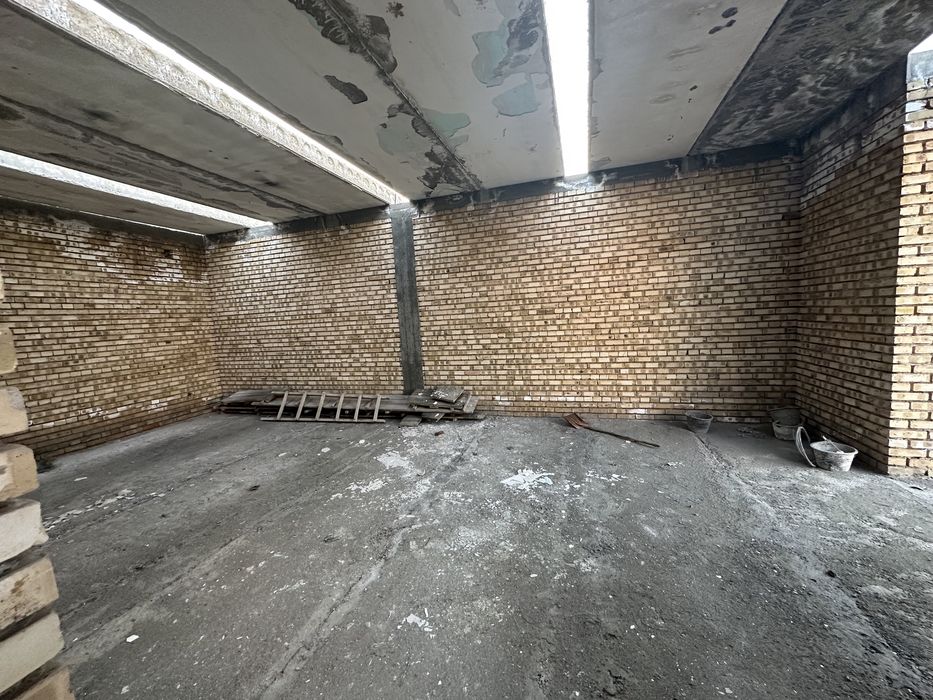 Курилиши тугалланмаган ховли сотилади!