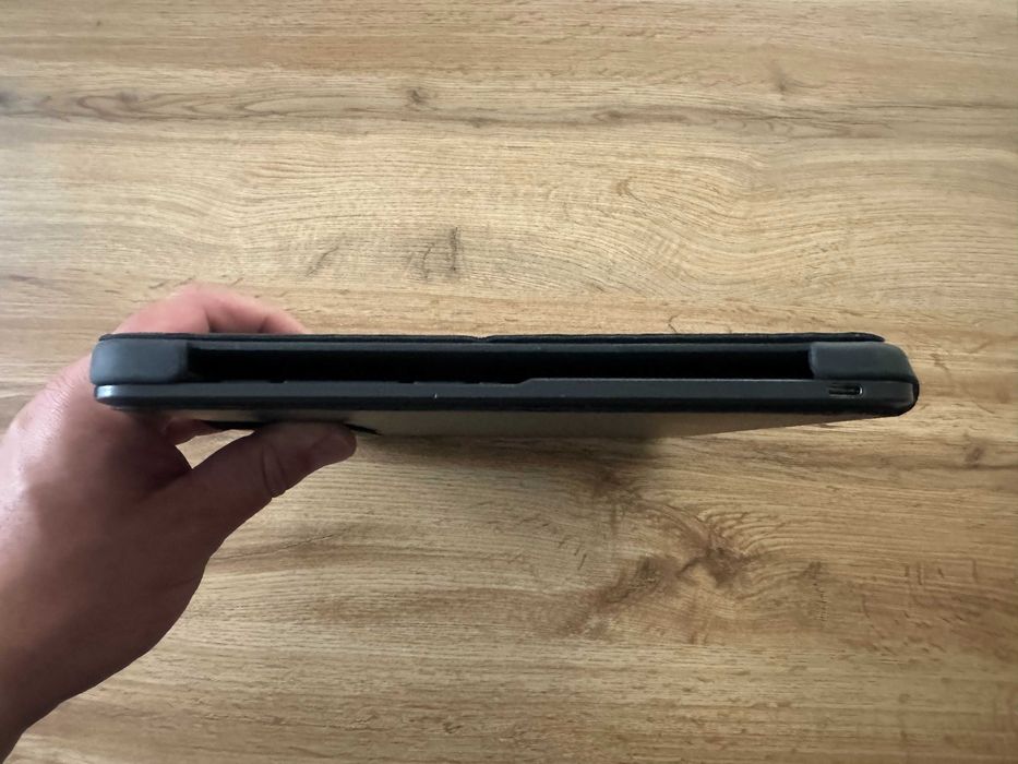 КАТО НОВА !!! Безжична клавиатура - кейс и поставка - LOGITECH Slim Folio Pro - iPad Pro 12.9