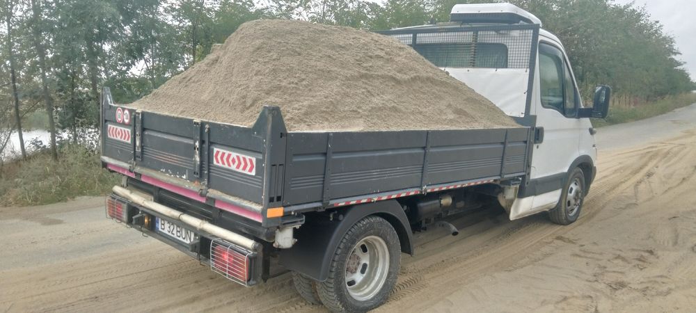 Transport nisip, pietriș, balast, pământ negru vegetal