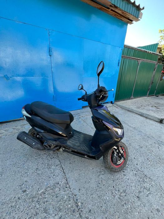 Продам скутер Liya m8