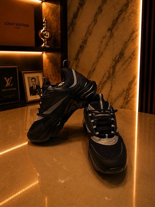 Christian Dior B22 Black Edition