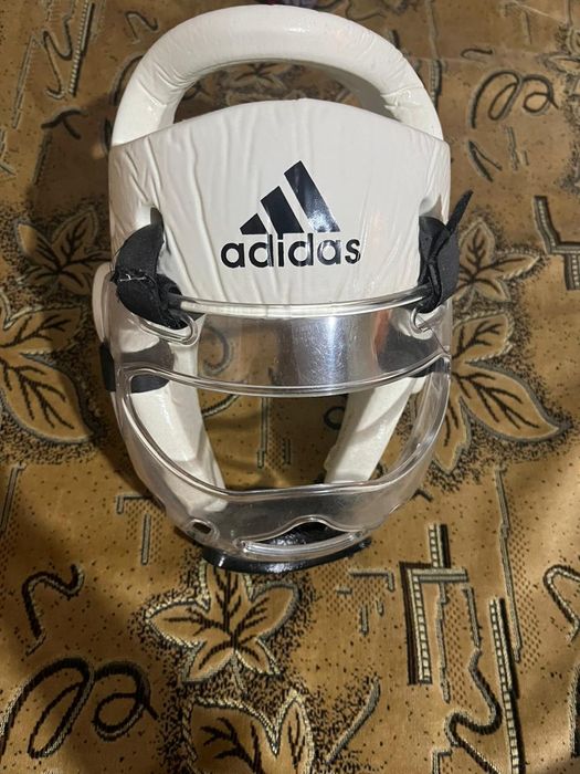 Шлем  для  тэквандо