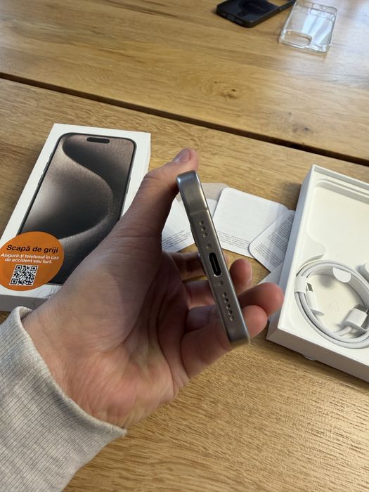 iPhone 15 Pro 256 GB Natural Titanium