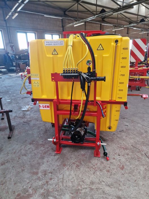 Tad Len1000л Пръскачка с 15м крила хидравлично повдигане на крилата,