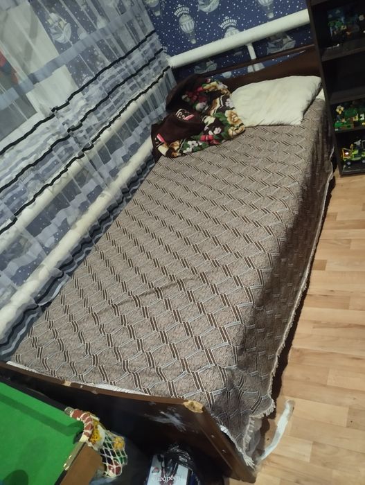 Продам спальный гарнитур