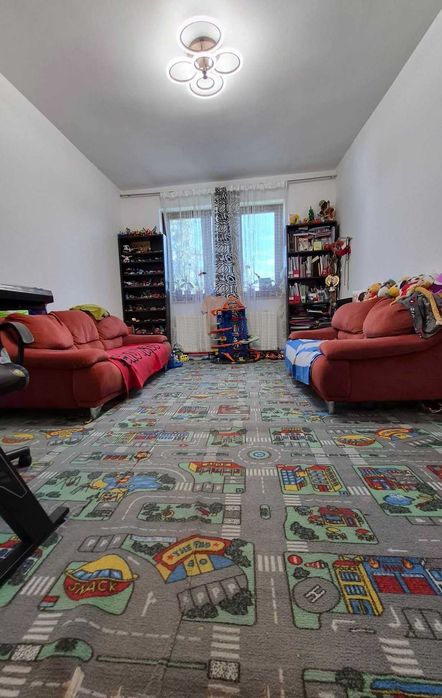 Apartament 3 camere decomandat, central – Onești | 59 mp | Parcare inclusă
