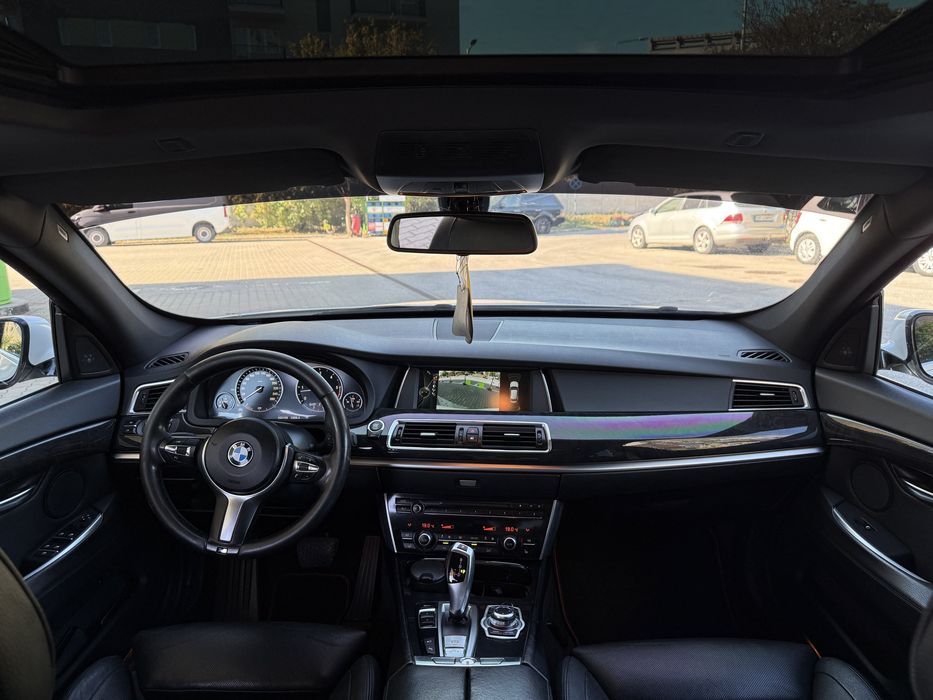 Bmw 530 GT  2013 panoramic