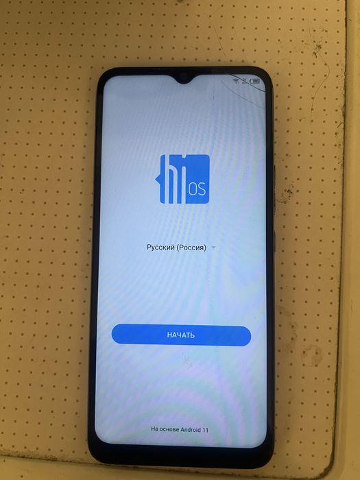 Techno Spark телефон