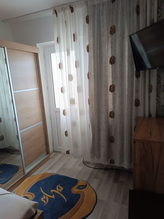 Închiriez apartant cu doua camere