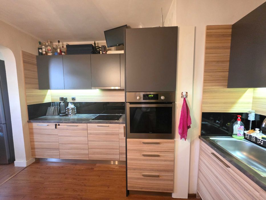 Тристаен Апартамент с Панорамна Гледка в Ботунец| 100 КВ.М | 120 000