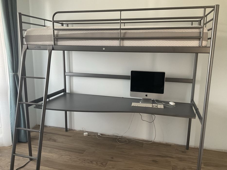 Високо легло-надстройка с работен плот и матрак
