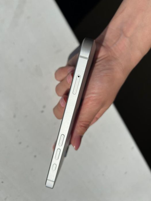 IPhone 16 E, 256 ГБ
