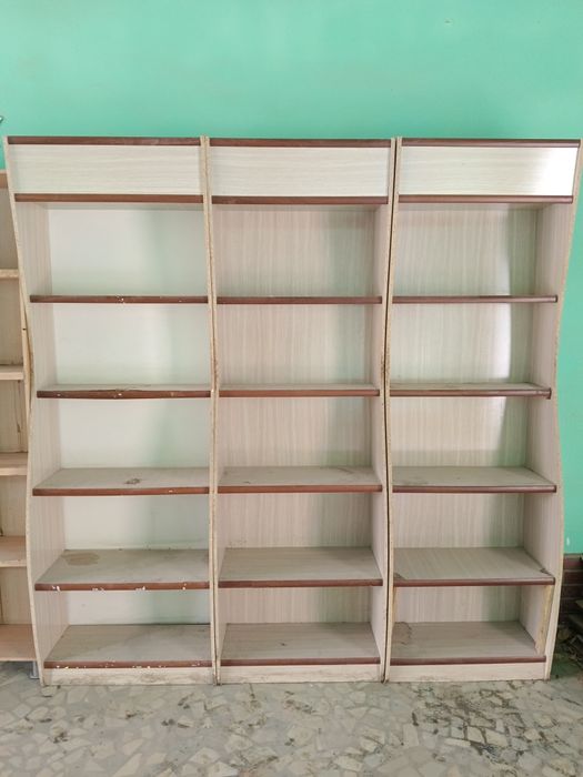 Tayyor javon sotiladi