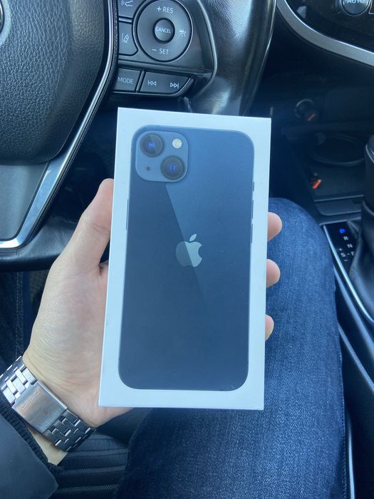 Продам айфон 13 128 гб