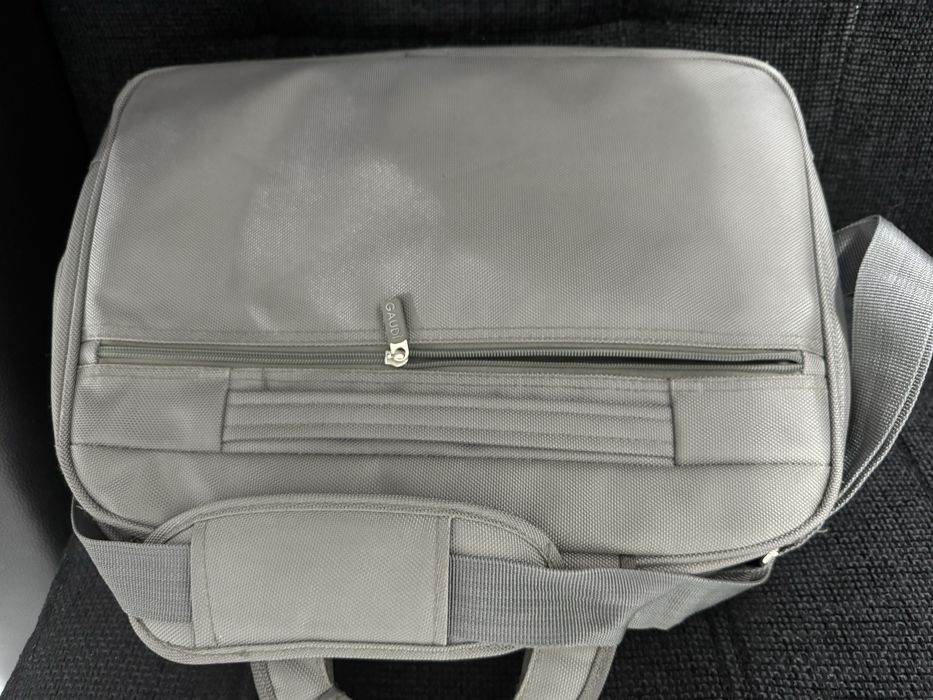 Vand husa laptop Gaudi